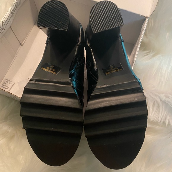 BLACK FAUX ▪️LEATHER BOOTS▪️ - Picture 8 of 9